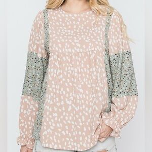 🔥🔥Print Mixed Top With Ruffled Sleeve Tan/green.